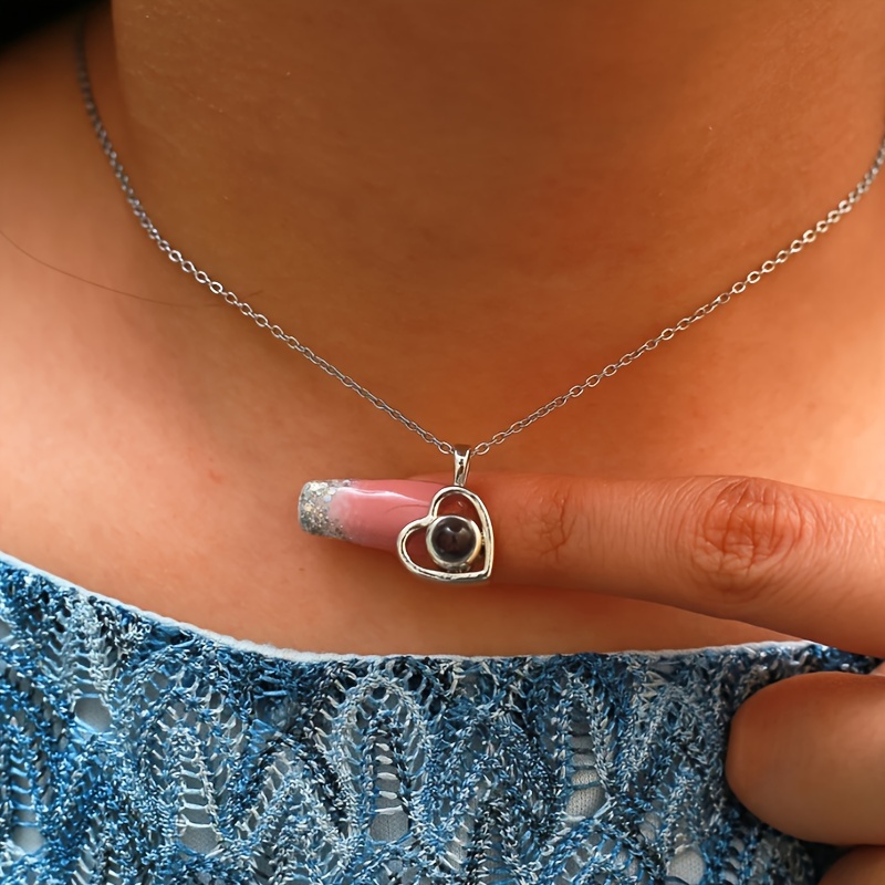 Women's Personalized Heart-Shaped Photo Projection Necklace
